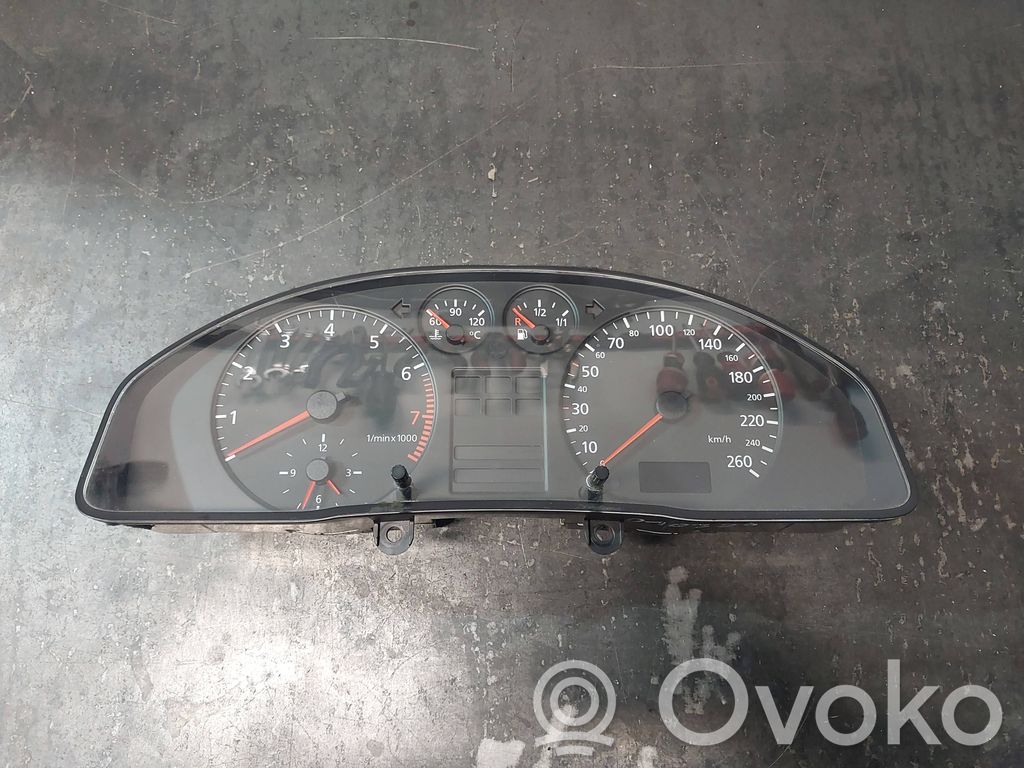 Audi A4 S4 B5 8D Speedometer (instrument cluster) 