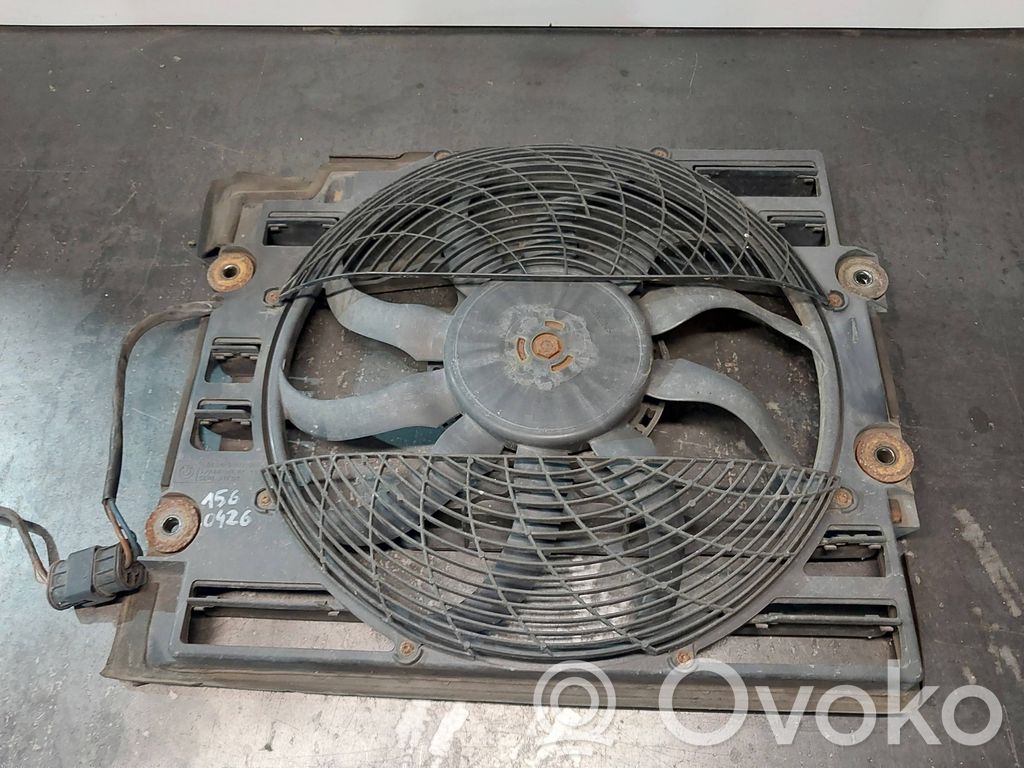 BMW 5 E39 Elektrisks radiatoru ventilators 