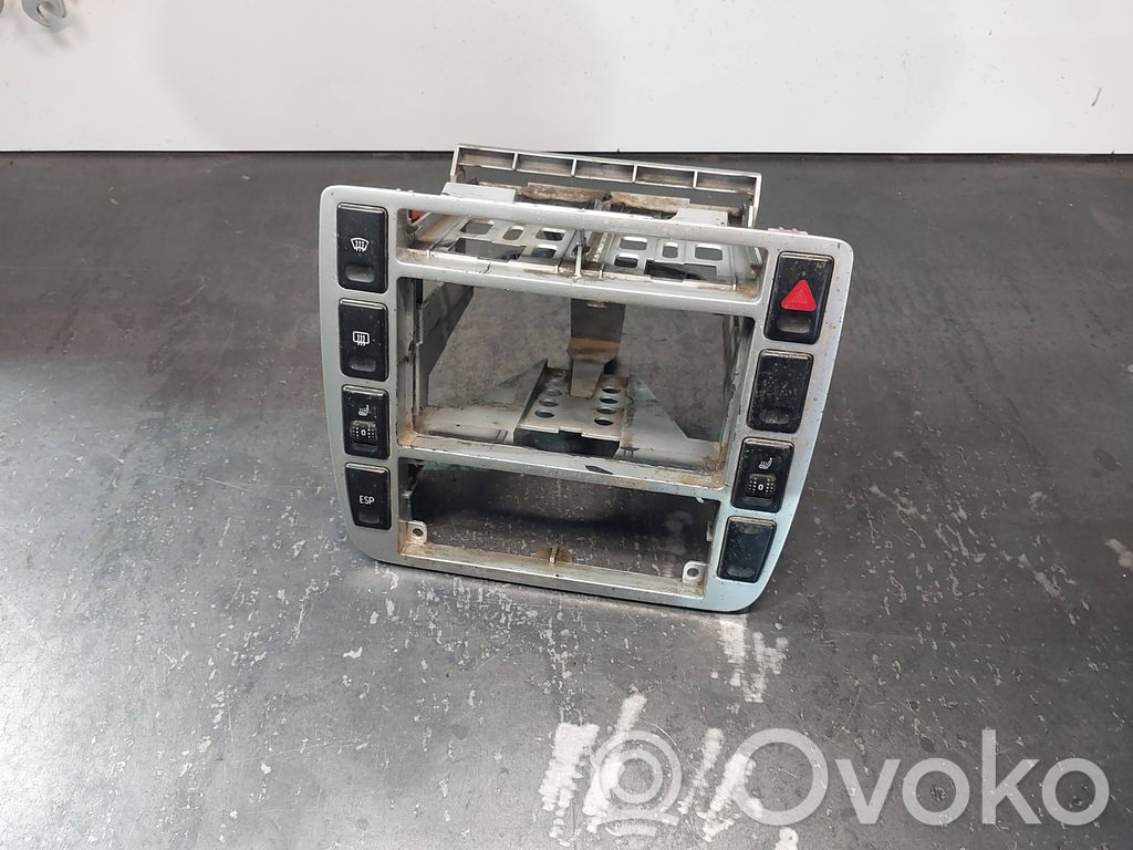 Kojelauta   7M5858069E,YM21A047A04BEW