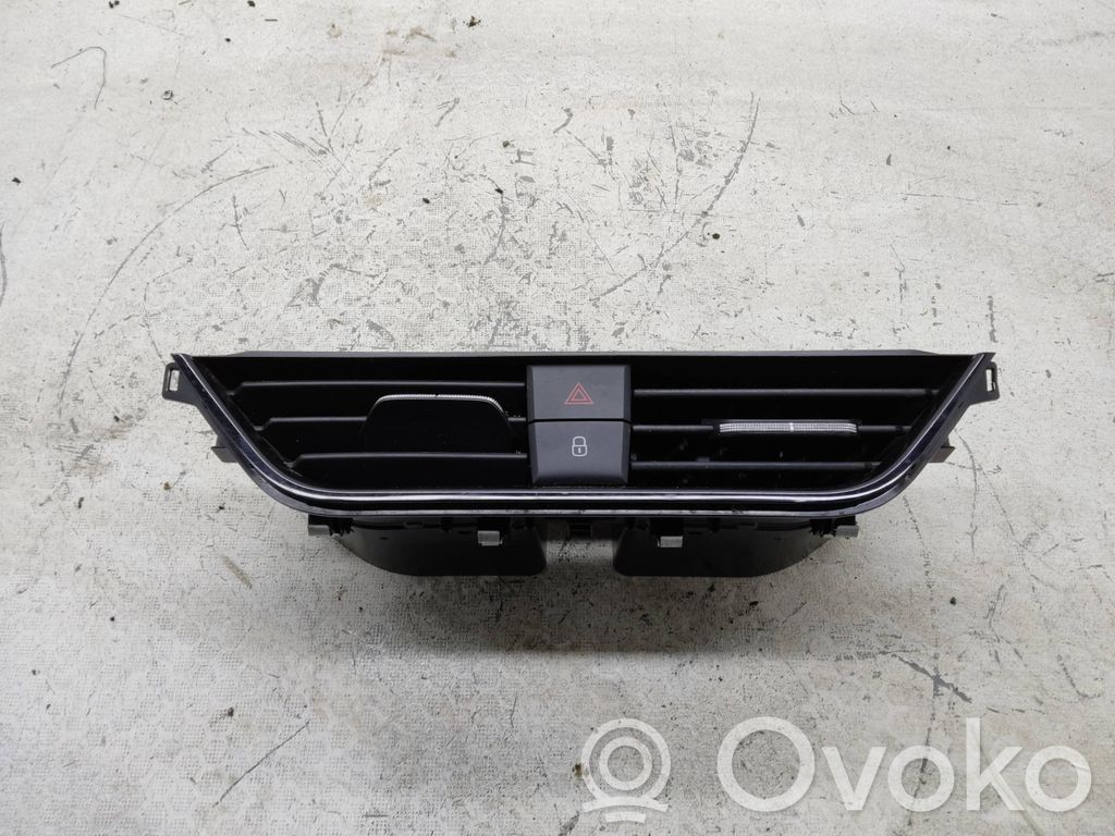 Skoda Kamiq Dysze / Kratki środkowego nawiewu deski rozdzielczej 