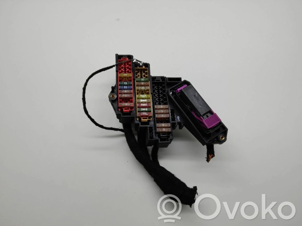 Audi Q7 4L Juego de caja de fusibles 
