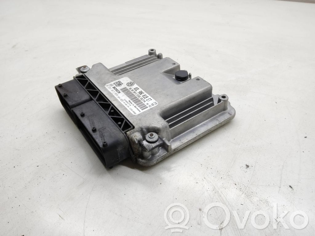 Volkswagen Tiguan Engine control unit/module 