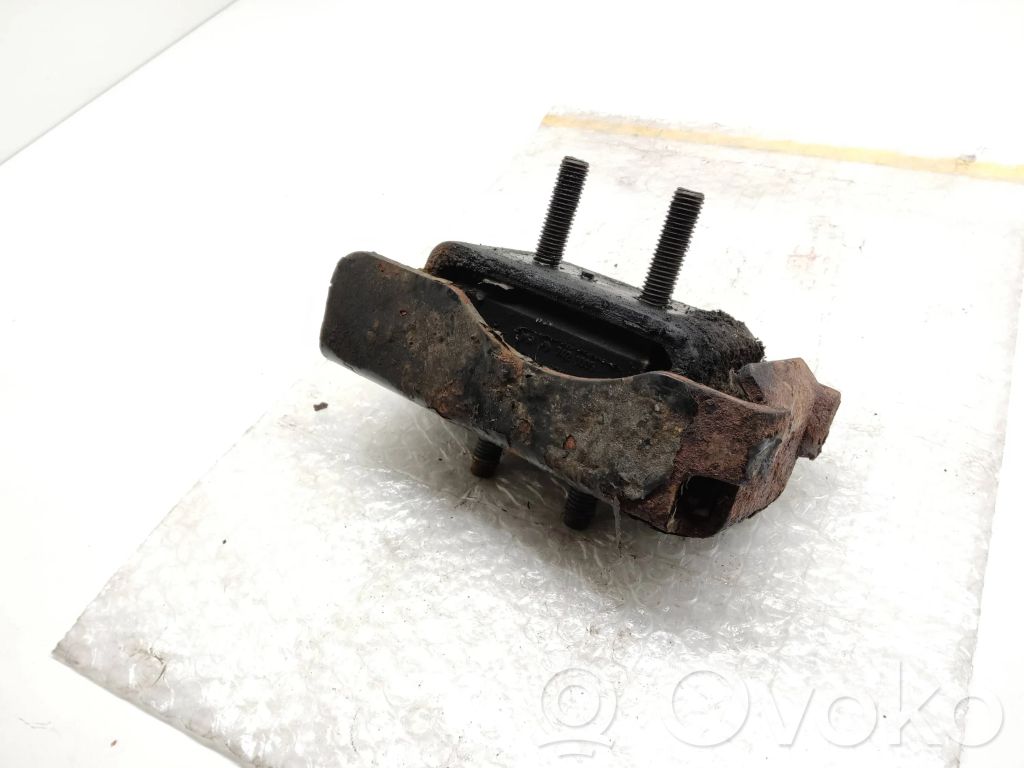 Engine mount bracket   7421005