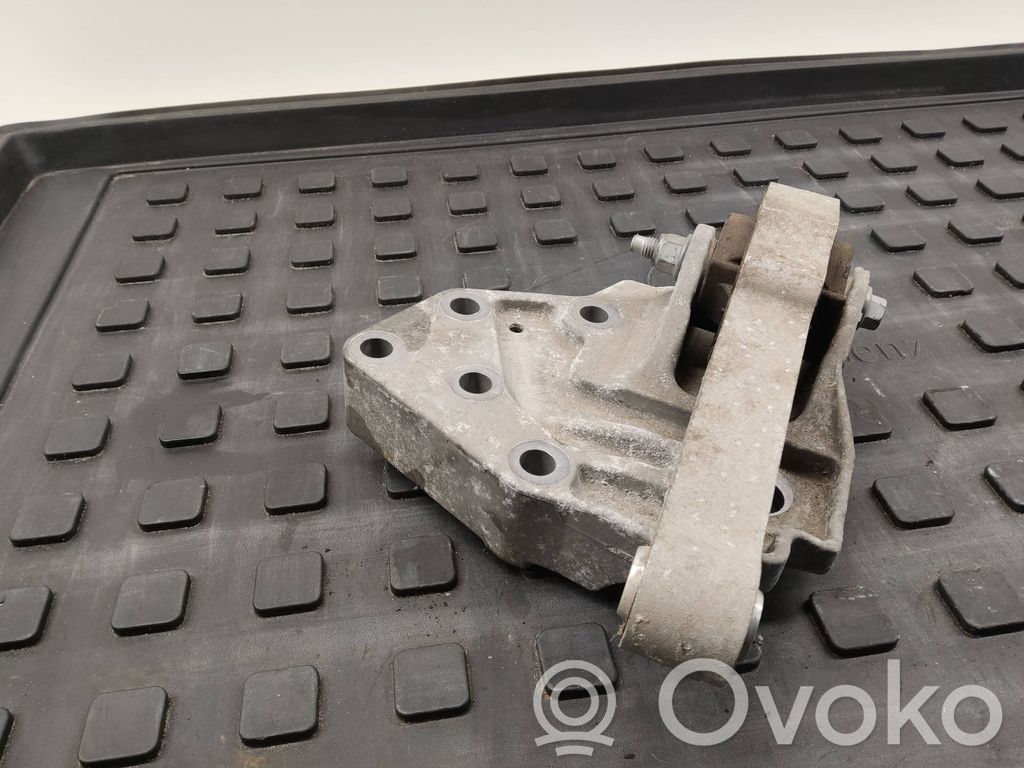 Land Rover Evoque I Engine mounting bracket 