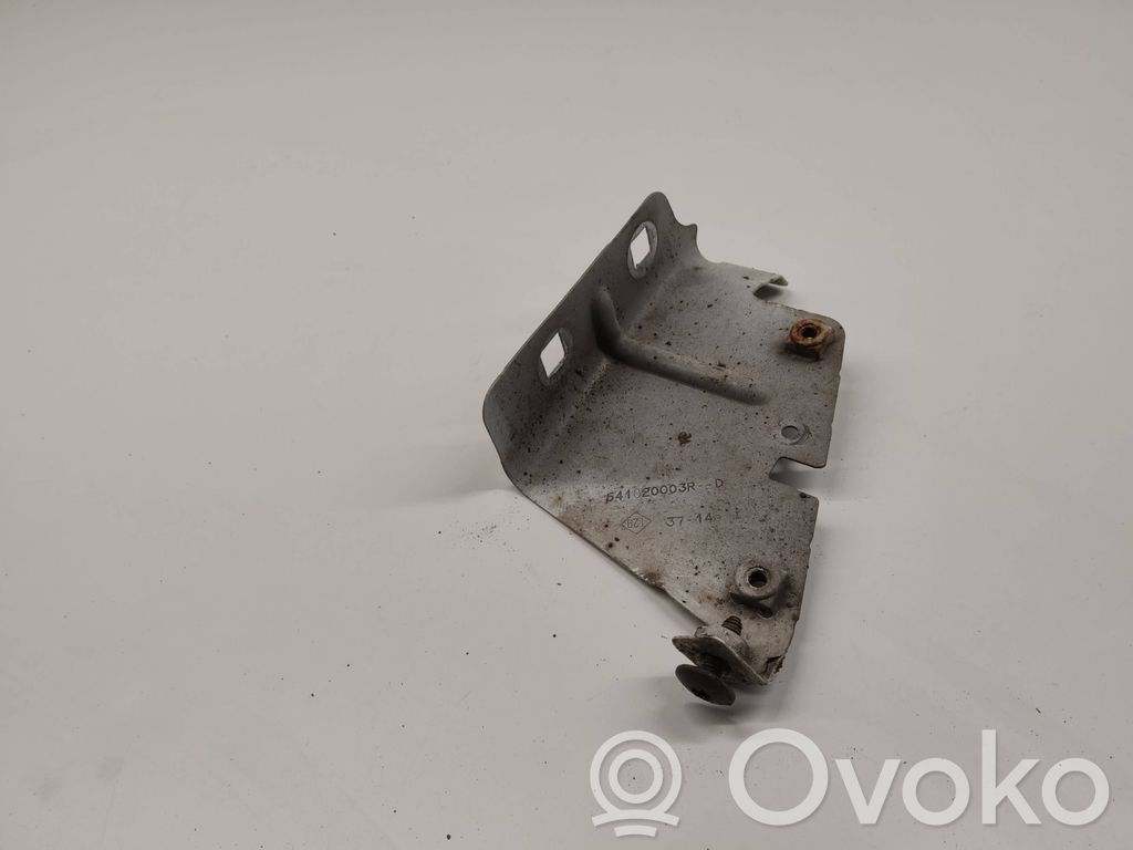Nissan NV400 Uchwyt / Mocowanie zderzaka przedniego 