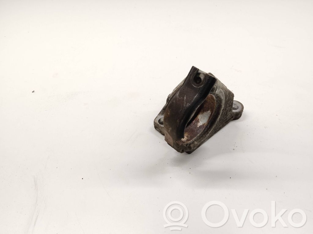Nissan NV400 Driveshaft support bearing bracket 