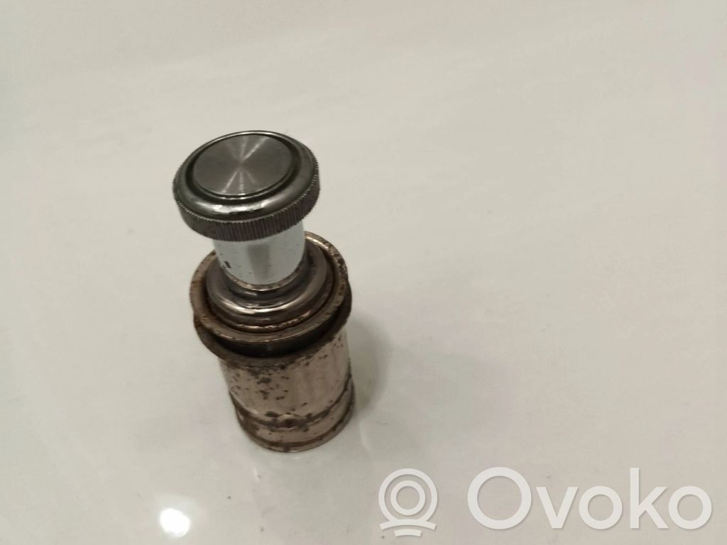 Cigarette lighter