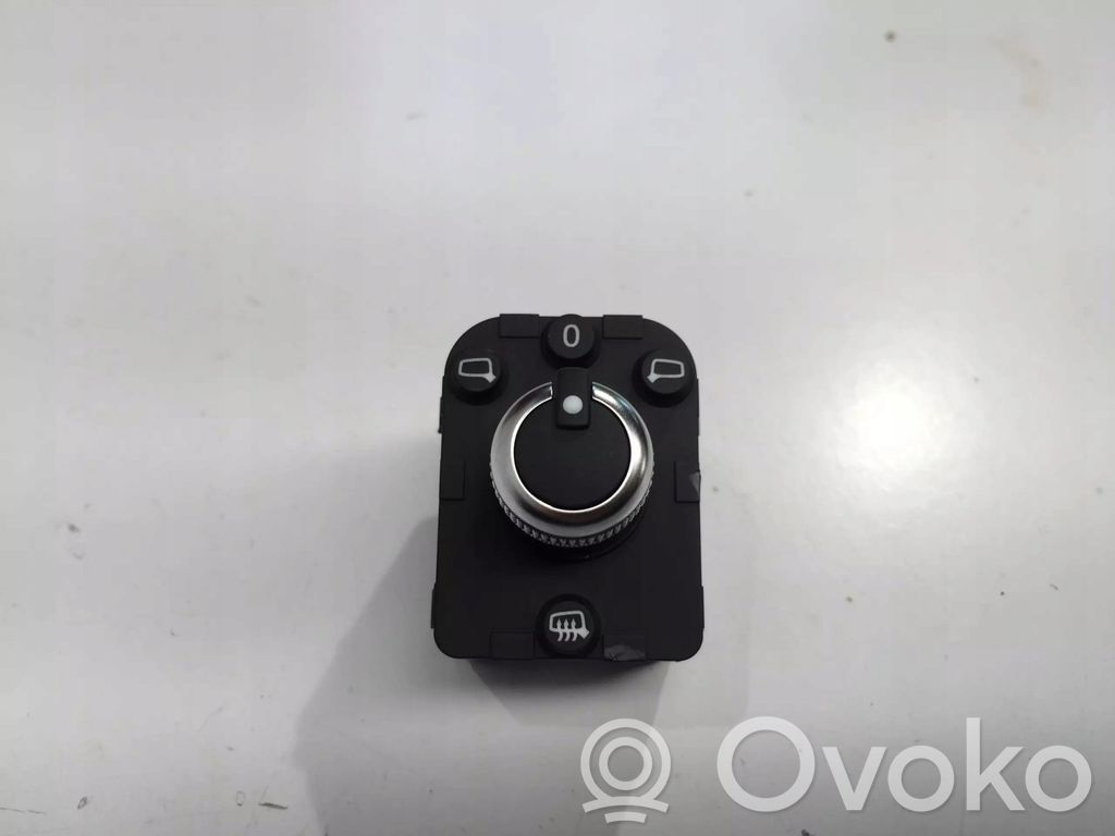 Audi Q3 F3 Wing mirror switch 