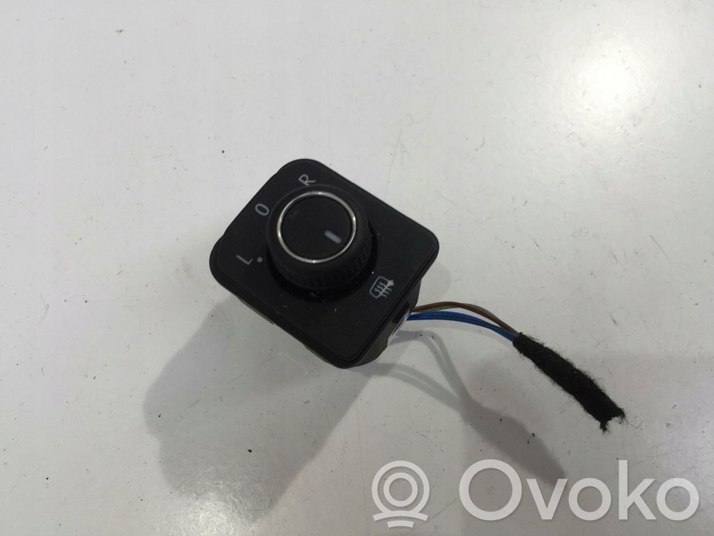 Audi A1 Wing mirror switch 