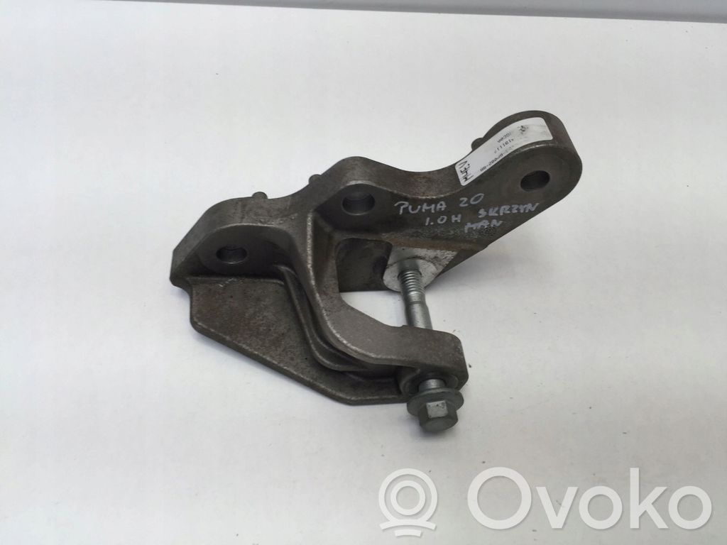 Ford Puma Gearbox mounting bracket 