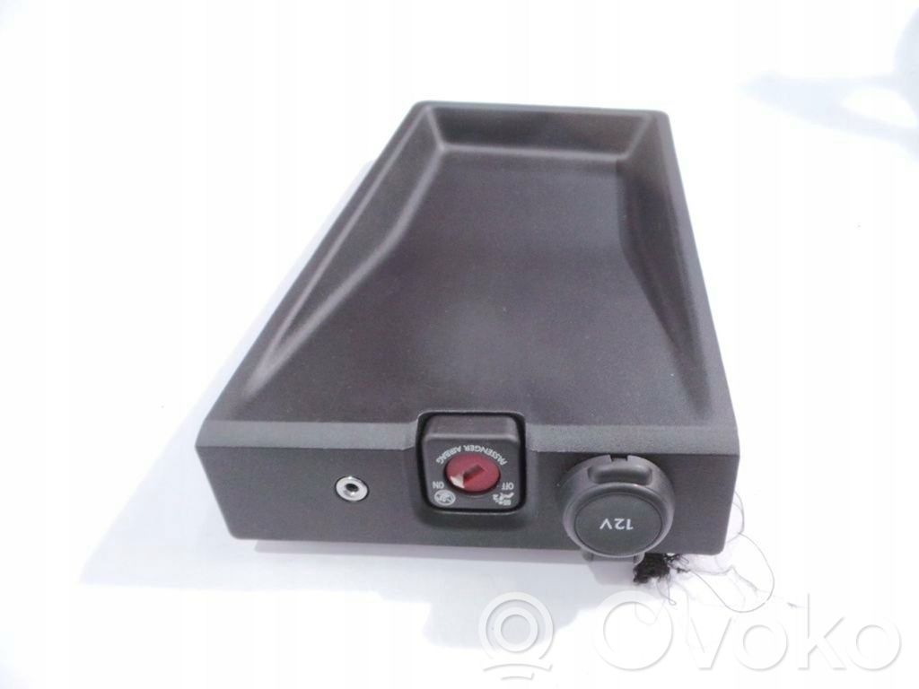 Peugeot Expert AUX in-socket connector 