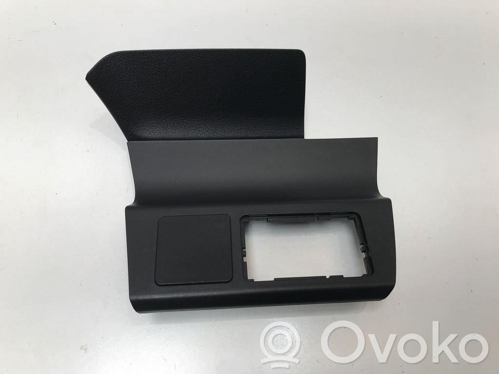 Mazda MX-30 Panel gniazda zapalniczki przedniej tunelu środkowego 