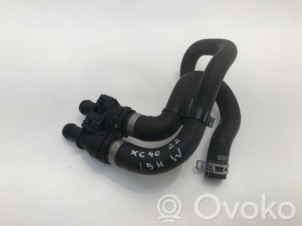 Volvo XC40 Engine coolant pipe/hose 