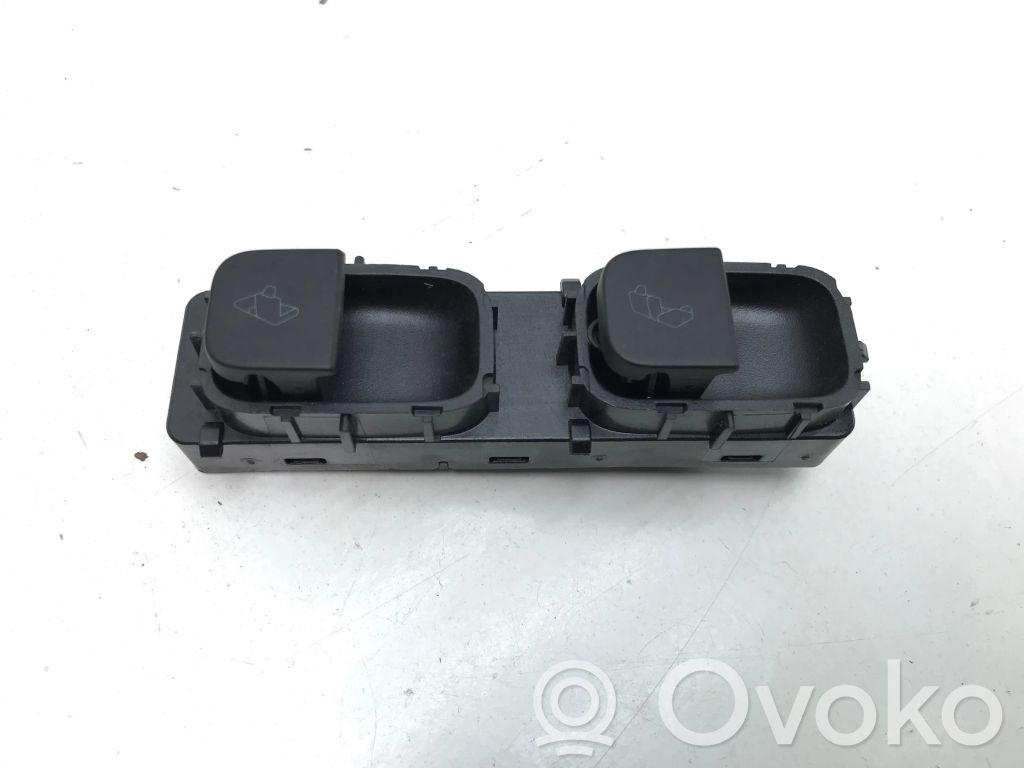 Tesla Model Y Autres commutateurs / boutons / leviers 