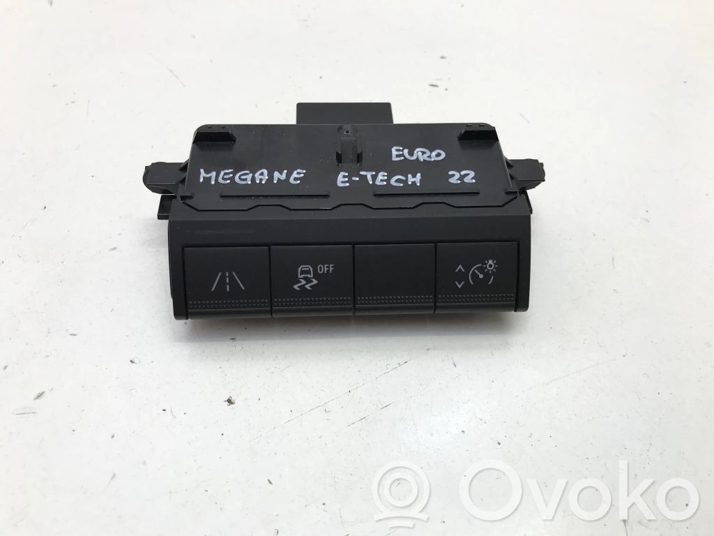 Renault Megane E-Tech A set of switches 