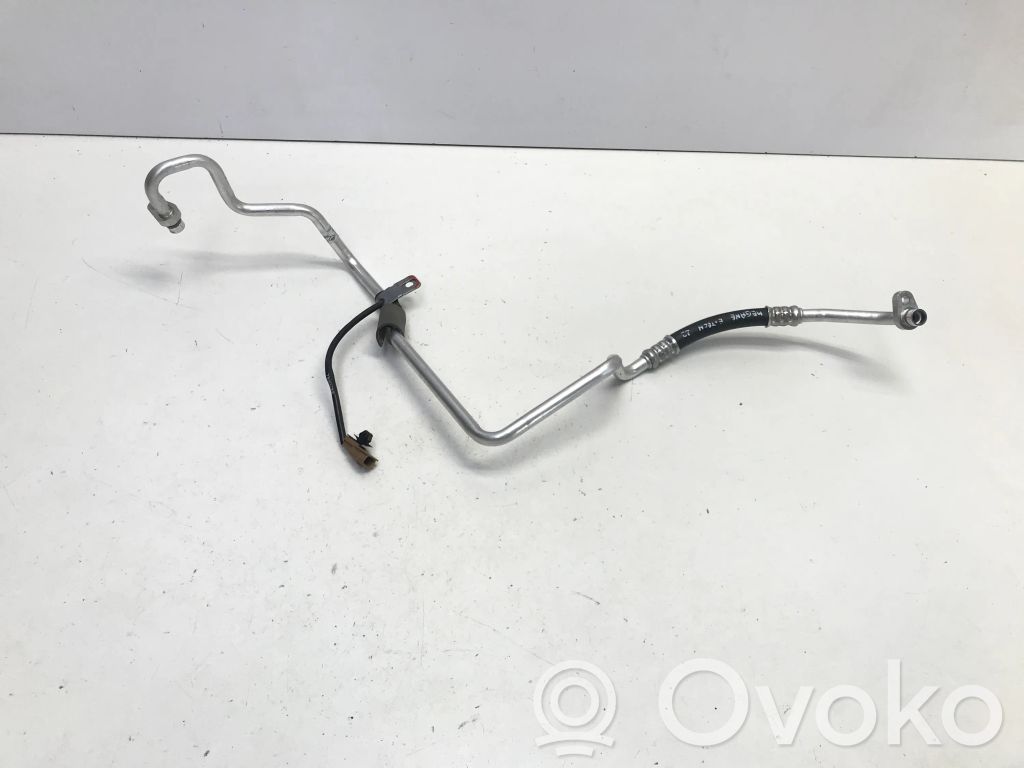 Renault Megane E-Tech Ilmastointilaitteen putki (A/C) 