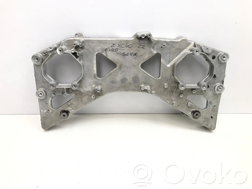 Volvo XC40 Engine mounting bracket 