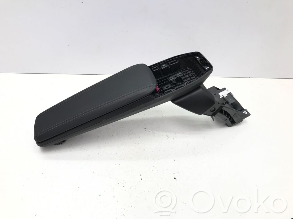 BMW 2 Active Tourer U06 Armrest 