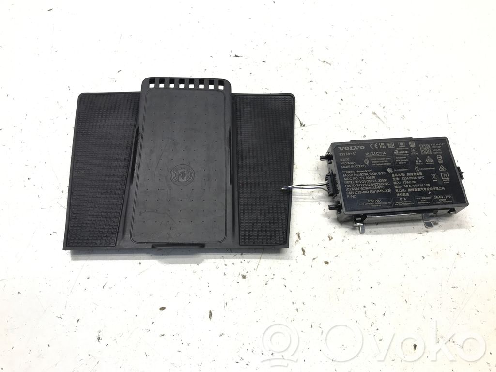 Volvo XC40 Wireless charging module 