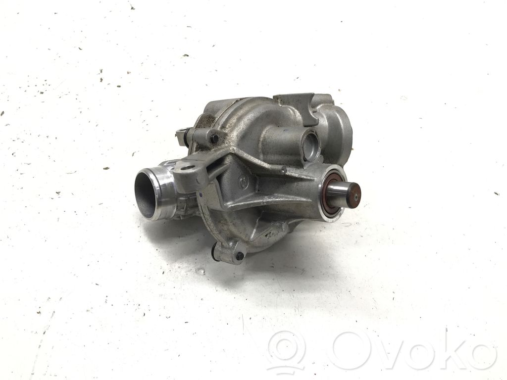 Volvo XC40 Bomba de agua 