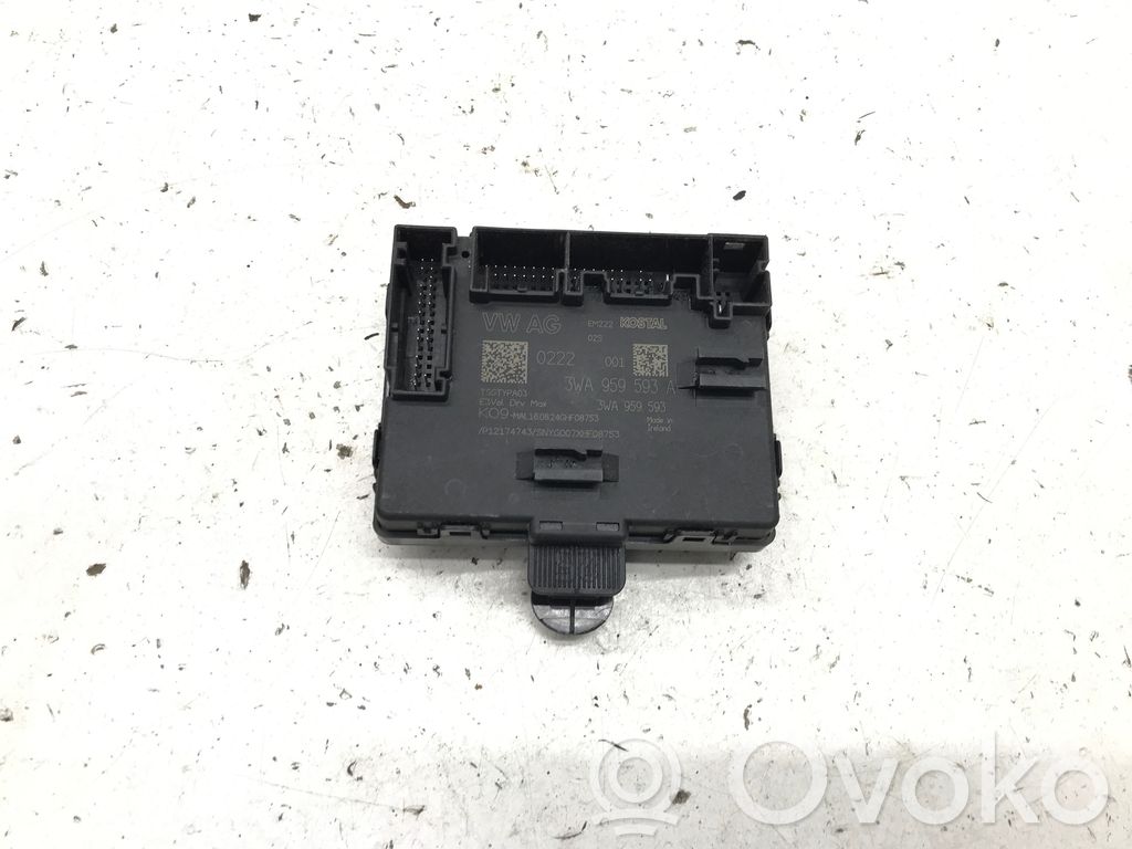 Volkswagen Tiguan Door control unit/module 