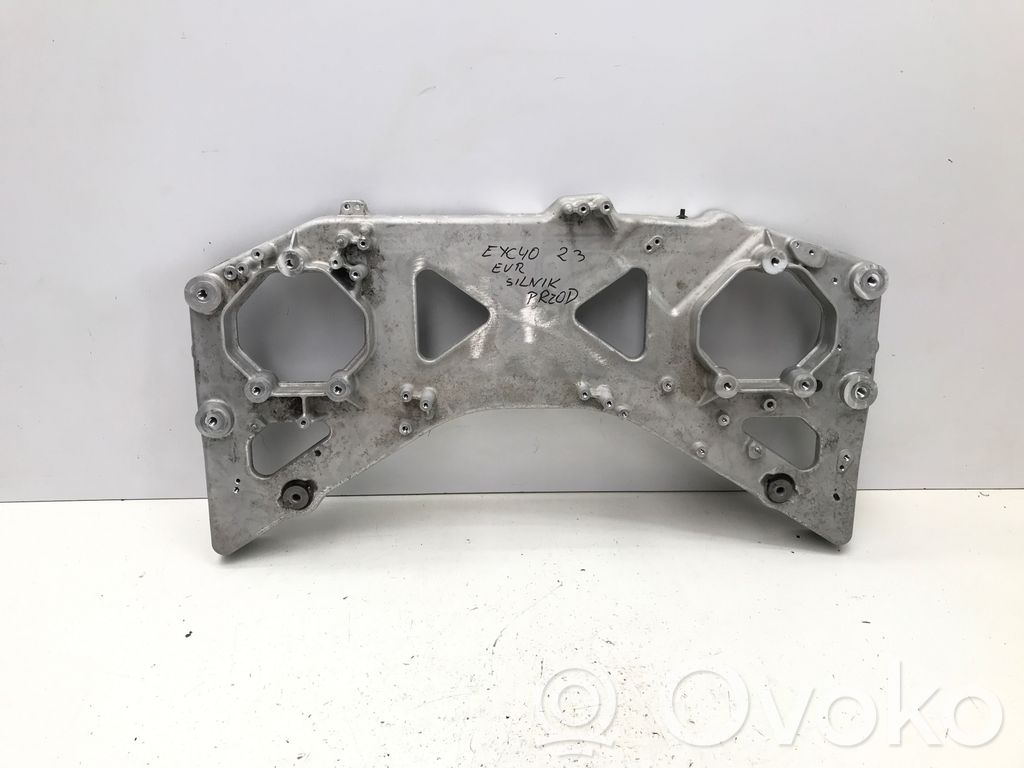 Volvo XC40 Engine mounting bracket 