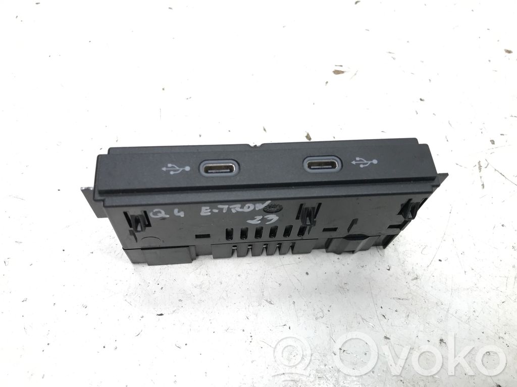 Enchufe conector USB   89A035736