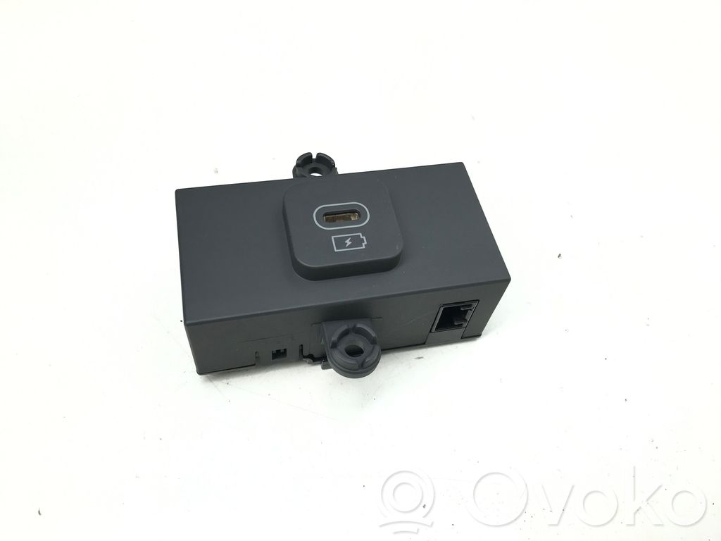 Gniazdo / Złącze USB   96125DO310,10R0611830