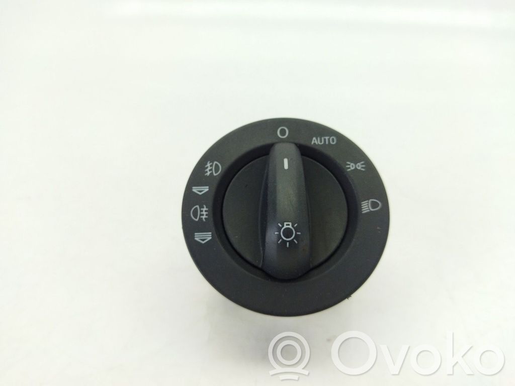 Panel lighting control switch   4F11941531D