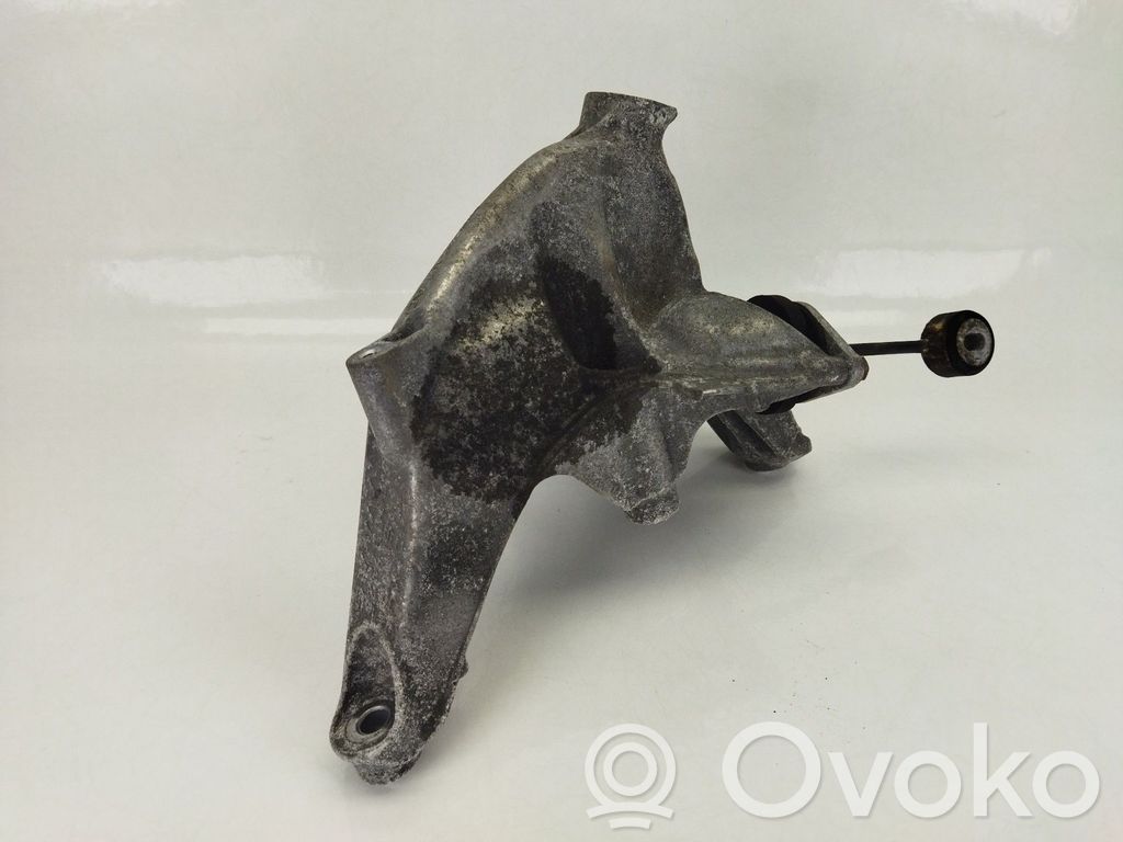 Audi A4 S4 B9 8W Engine mount bracket 