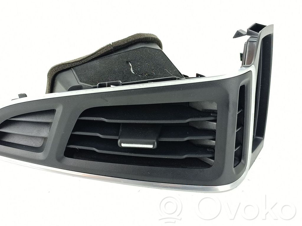 Ford Focus Wlot / Kanał powietrza intercoolera 
