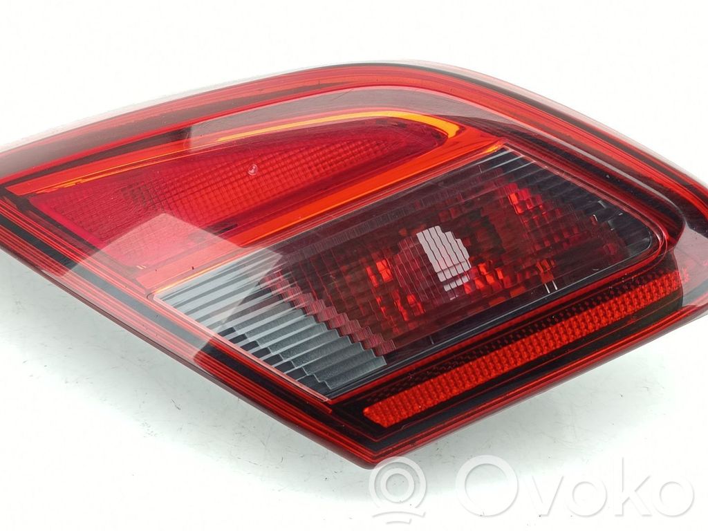 Opel Corsa E Etuajovalon polttimo 