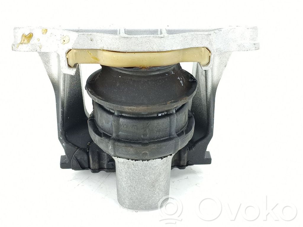 Volvo V60 Engine mount bracket 