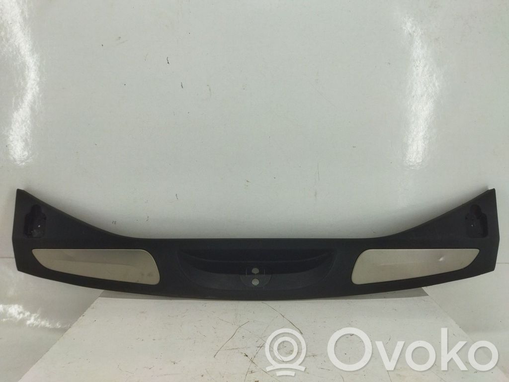 Jeep Grand Cherokee Osłona tylnej klapy 