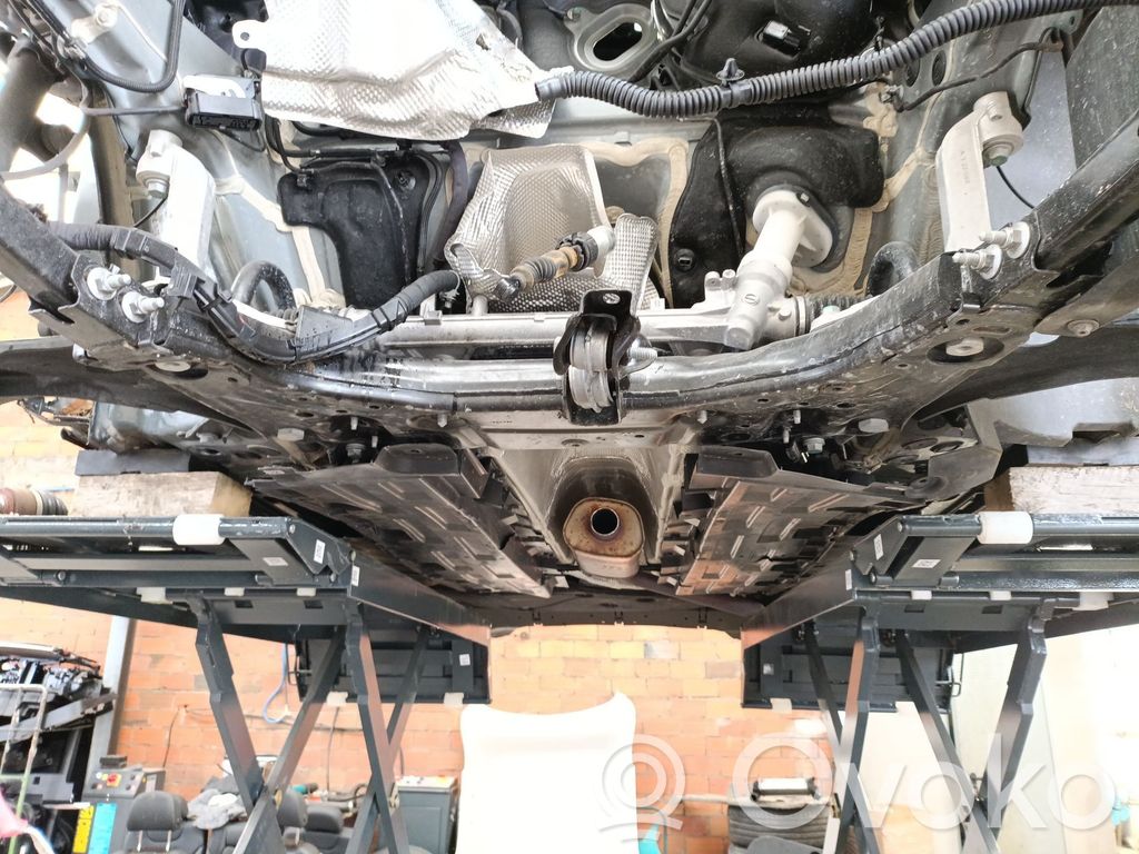 Renault Arkana Priekinis traversas 