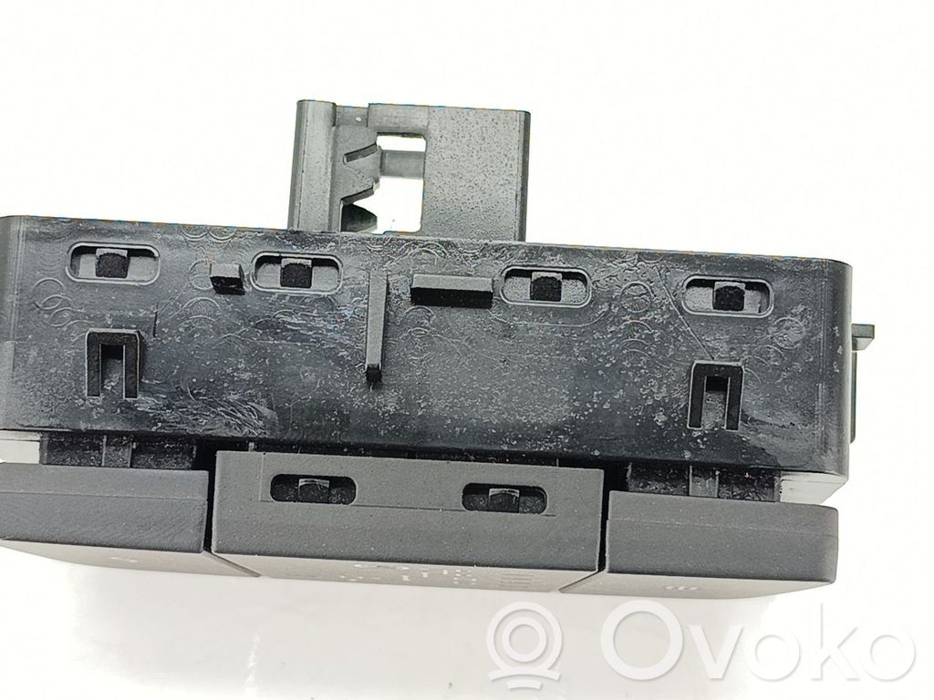 Sonstige Steuergeräte / Module   96770535