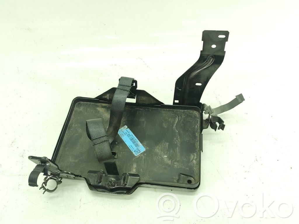 Dangtis akumuliatoriaus dėžės   844AA30622