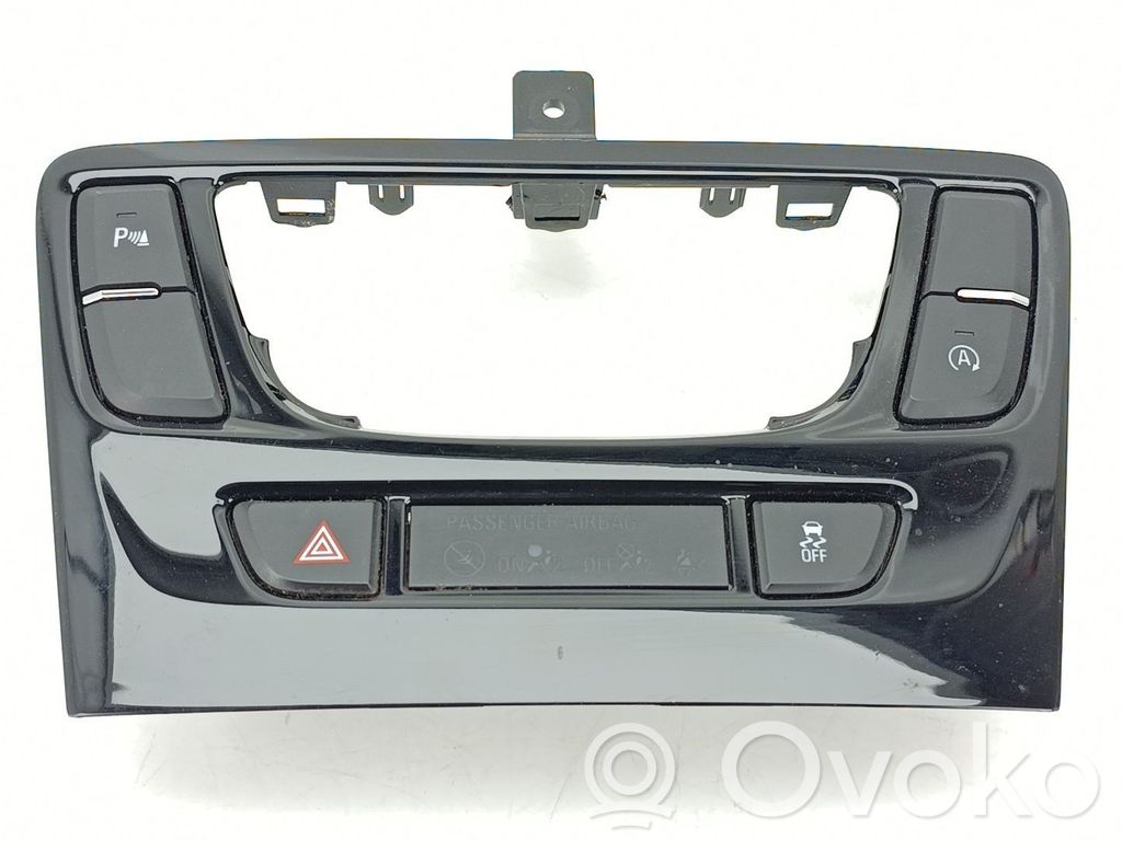 Opel Mokka X Hazard light switch 