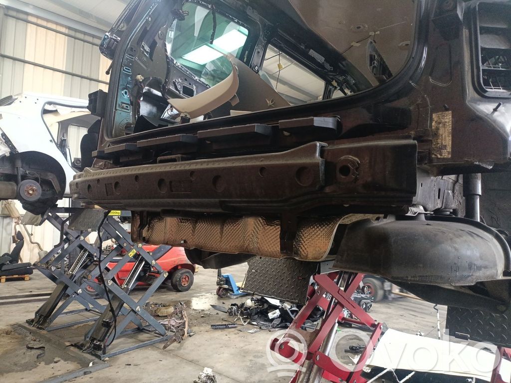 Front bumper mounting bracket   7N0807251A
