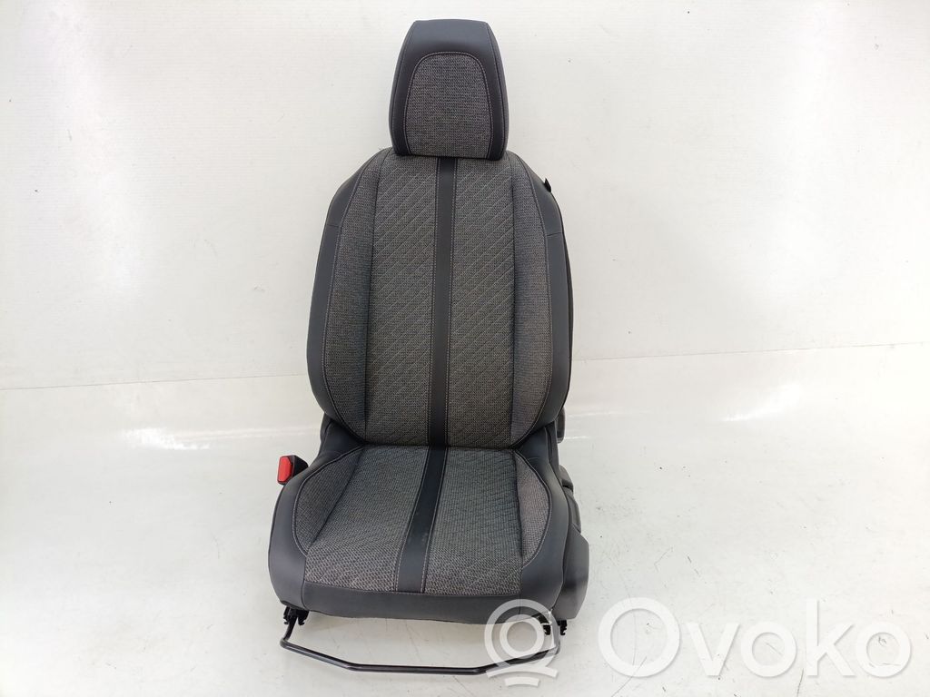 Peugeot 2008 II Siège conducteur avant 