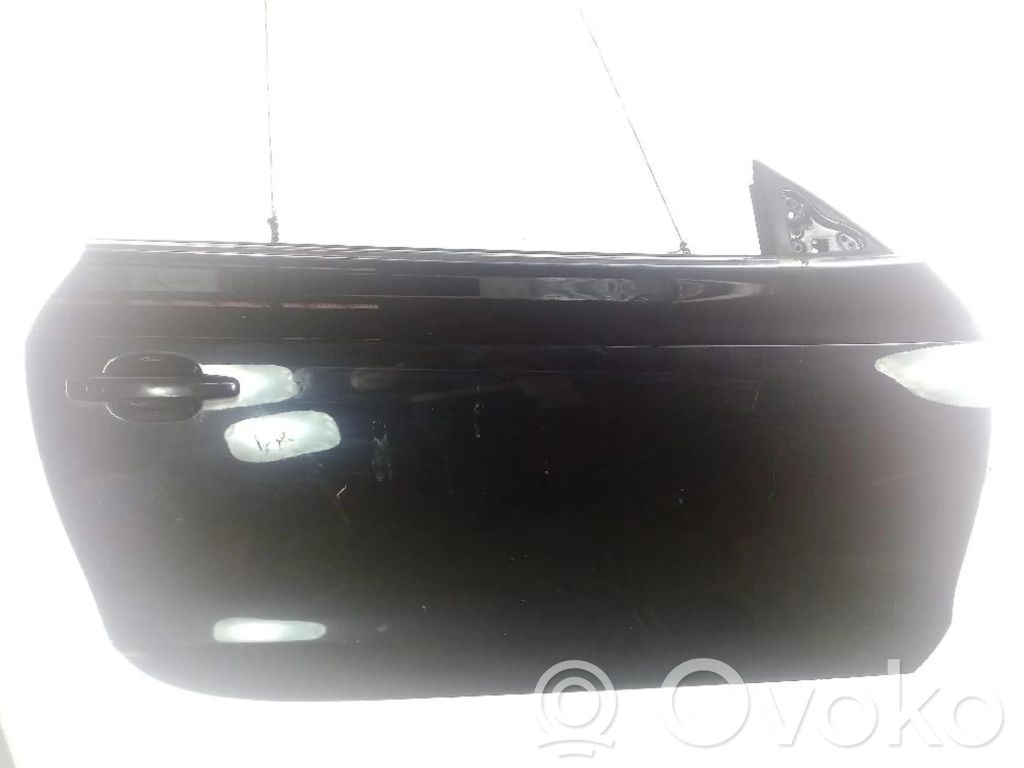 Puerta delantera   8T0831052C