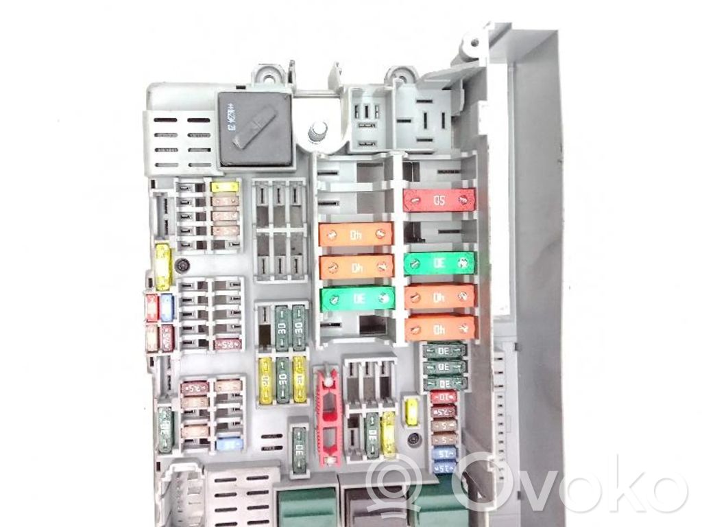 BMW 1 E81 E87 Fuse module 