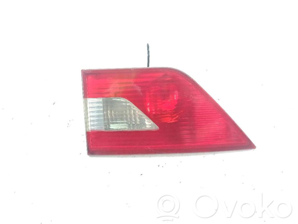 BMW X3 E83 Takaluukun takavalot 