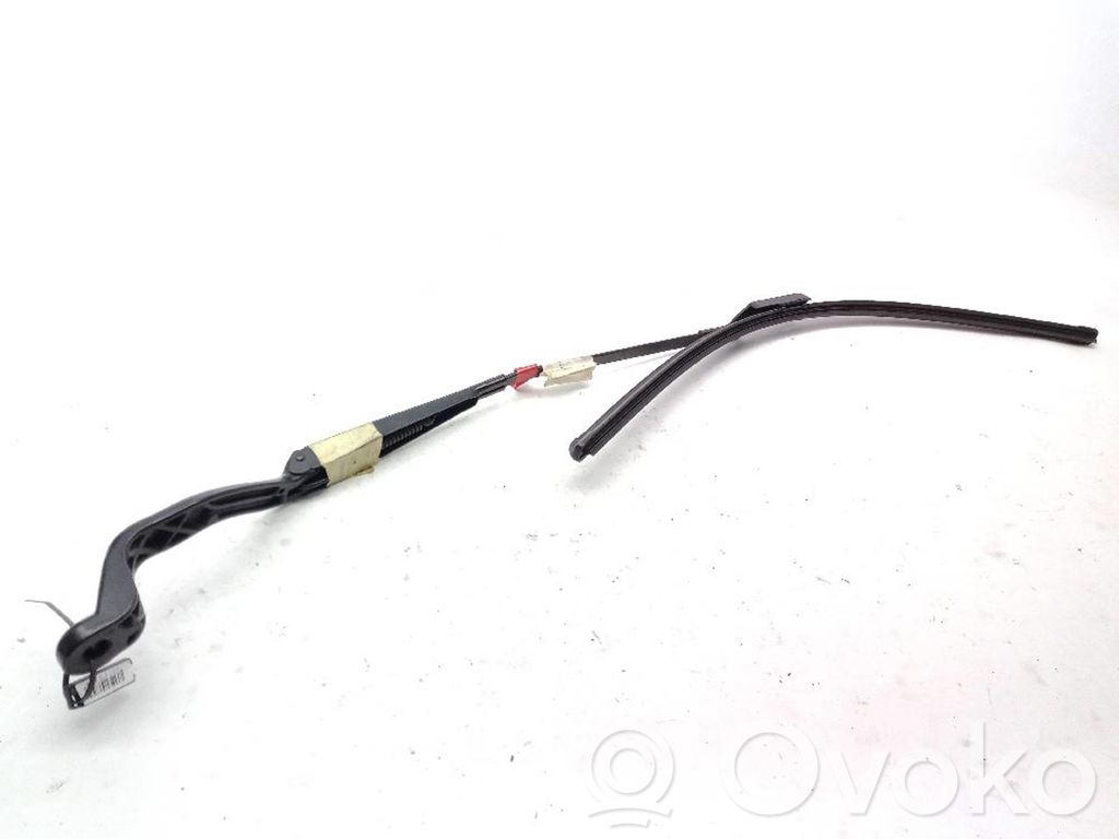 Ford Fiesta Front wiper blade arm 