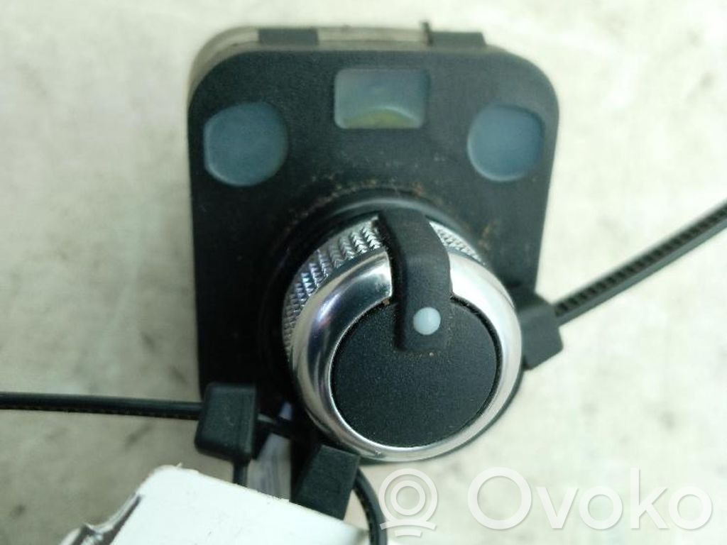 Audi Q3 8U Wing mirror switch 