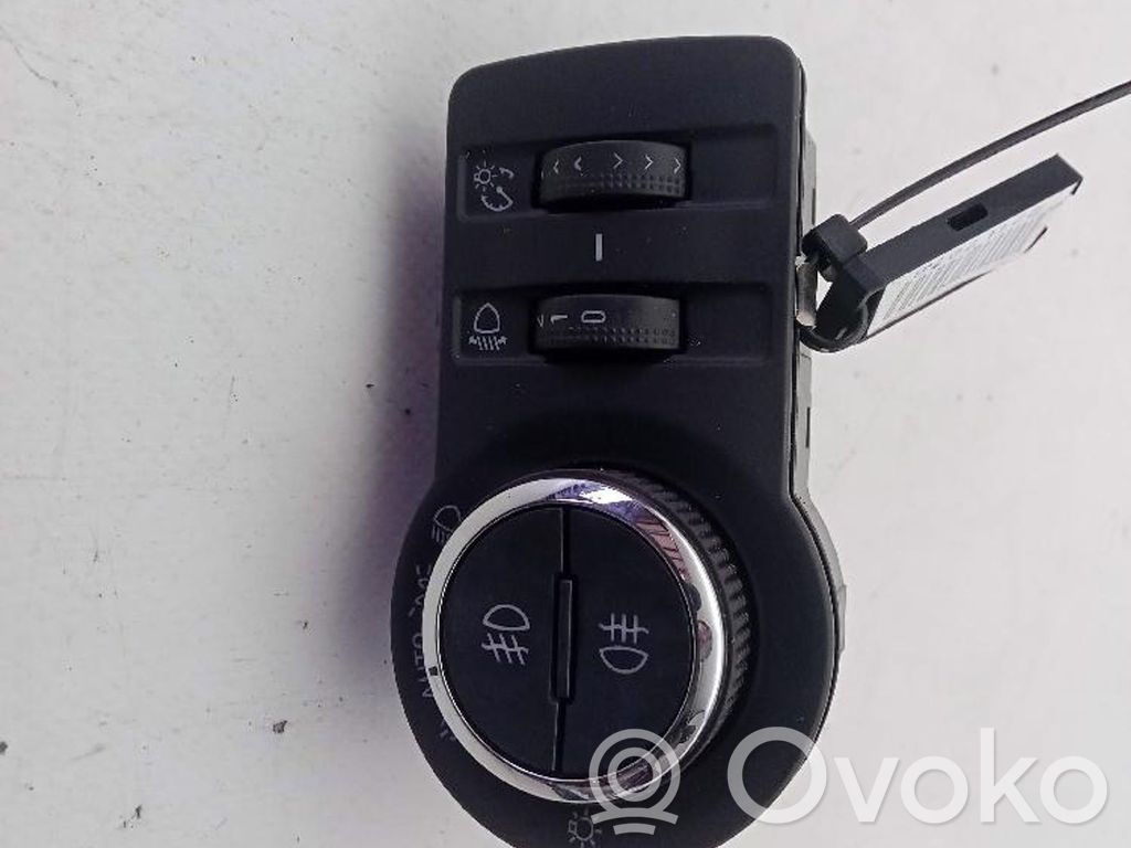 Opel Astra J Light switch 