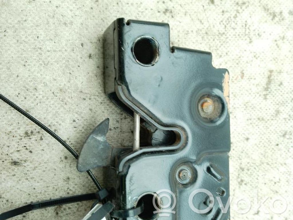 Tie down hook / loop   575823509A