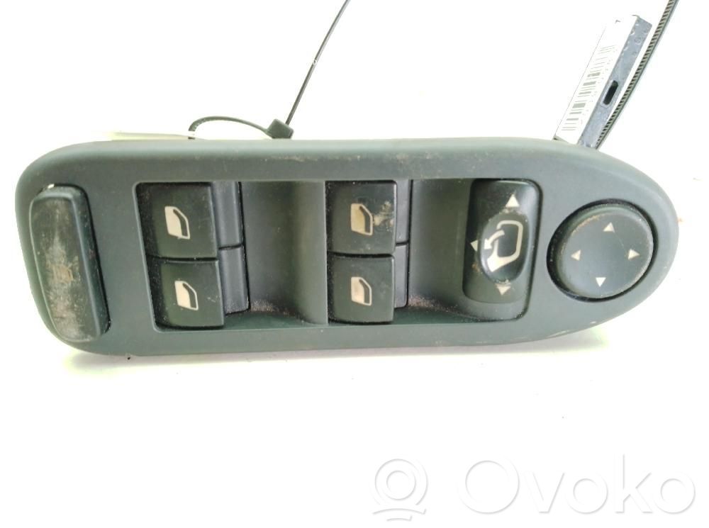Electric window control switch   96498423ZF