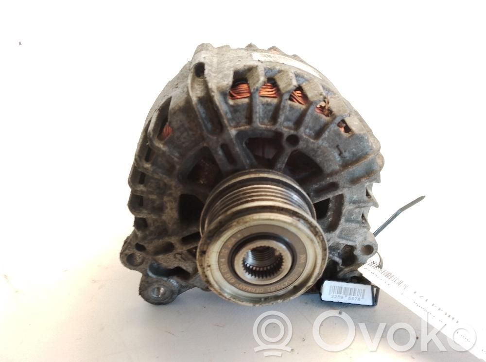 Volkswagen Touran I Generator/alternator 