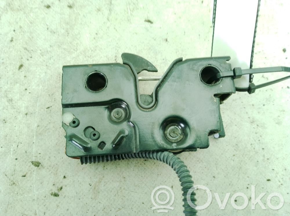 Seat Leon (5F) Tie down hook / loop 